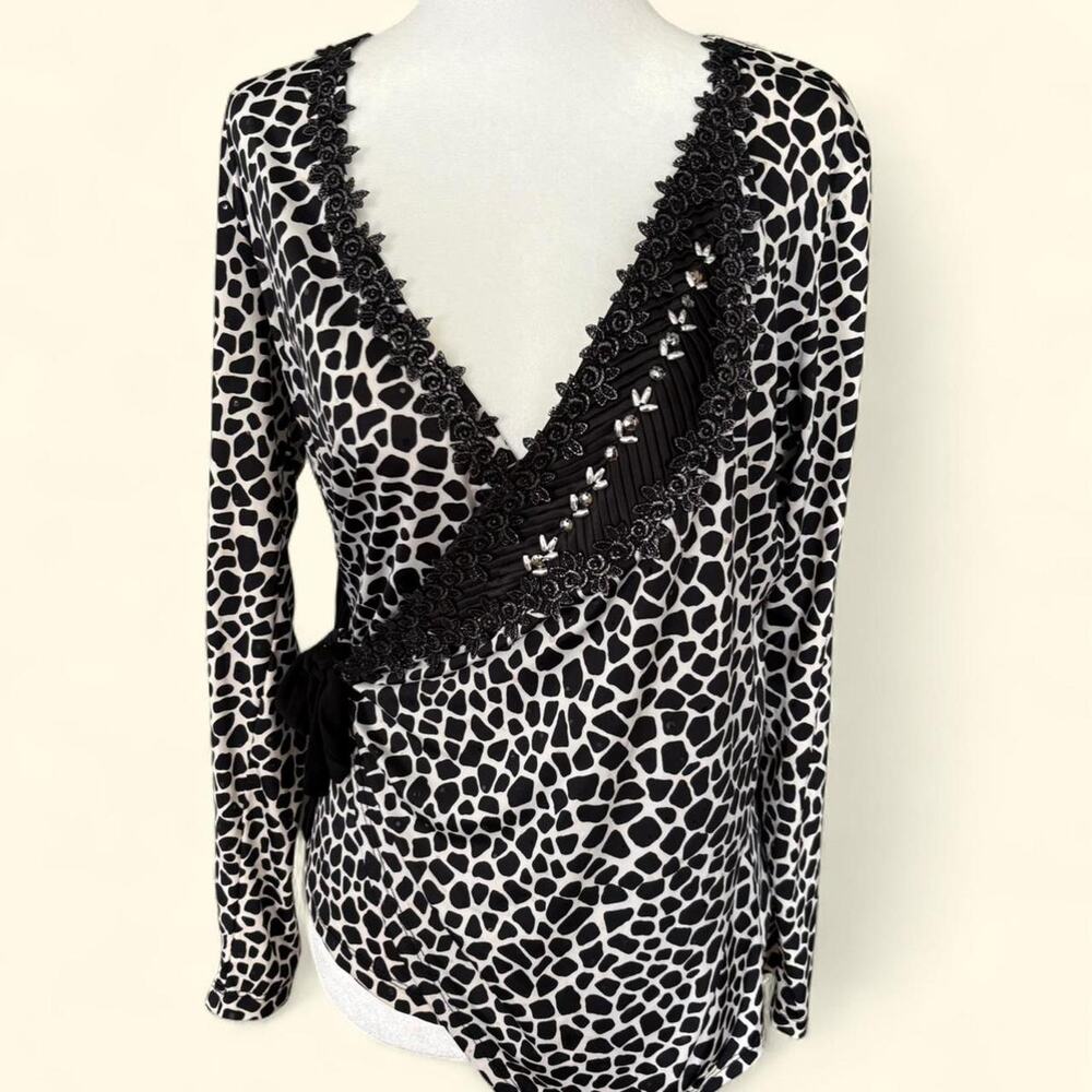 Kingsland Y2K Style Going Out Wrap Top with Giraffe Print Lace Trim & Side Tie